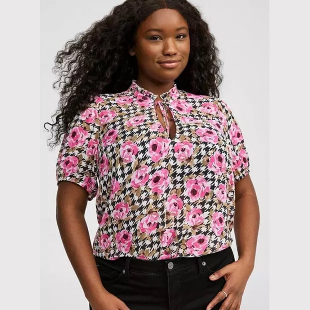 Torrid - Chiffon Puff Short Sleeve Blouse in Herringbone Pink Roses Plaid​​​​​​
